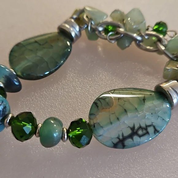 Green beads crystals and faux gemstones silver tone double row stretch bracelet - Picture 2 of 5